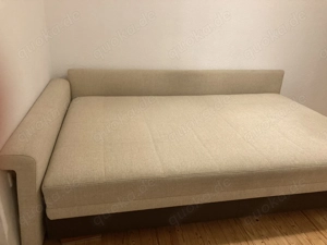 wegen Umzug: Schlafsofa mit einem geräumigen Bettkasten