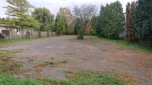 Stellplatz Stellfläche Gewerbefläche Außenstellplatz Wohnwagenstellplatz Bild 2