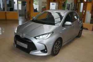Toyota Yaris Hybrid 5-Türer 1.5 VVT-i Team Deutschland NAVI, Ga