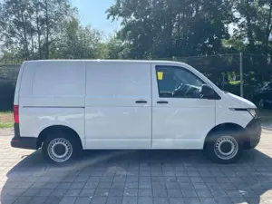 Volkswagen T6.1 Transporter Kasten 2.0 TDI*Klima*AHK*SHZ*PDC Bild 4