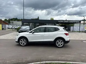 SEAT Arona FR TSI Navi Carplay Sitzheizung AHK Klima Navi Bild 2