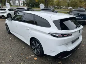 Peugeot 308 SW BlueHDi 130 EAT8 Allure Navi LED ACC Klima DAB Bild 4