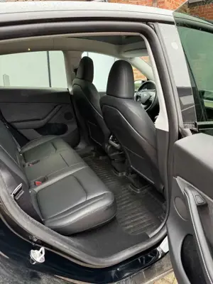 Tesla Model Y Model Y Long Range Dual Motor AWD Bild 5