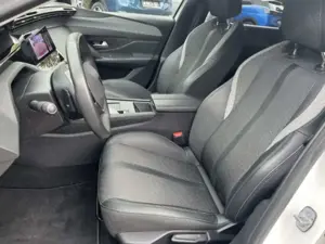 Peugeot 308 SW BlueHDi 130 EAT8 Allure Navi LED ACC Klima DAB Bild 5