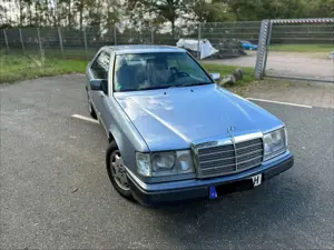 Mercedes-Benz 230