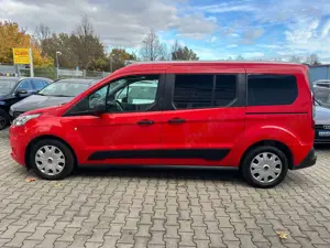 Ford Grand Tourneo Bild 2