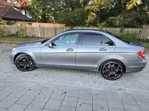 Mercedes-Benz C 220 CDI DPF Automatik BlueEFFICIENCY Avantgarde Bild 5