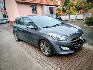 Hyundai i30 i30cw Diesel blue Kombi 1.6 CRDi Passion