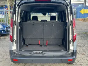 Ford Grand Tourneo Bild 5