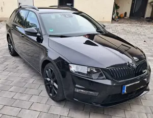 Skoda Octavia Octavia Combi 2.0 TDI (Green tec) DSG RS