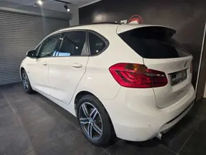 BMW 220 Bild 4