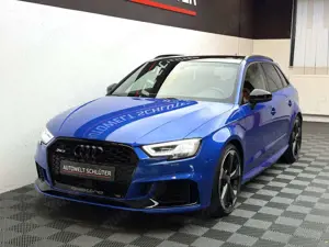 Audi RS3 Sportback quattro *Schale*BO*Navi*KAM*Pano*