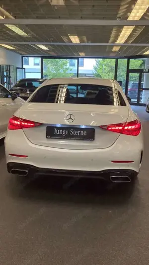Mercedes-Benz C 220 d 9G-TRONIC AMG Line Bild 4