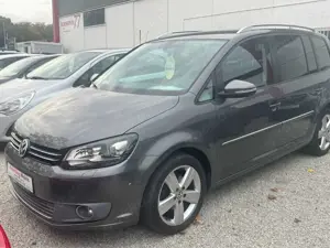 Volkswagen Touran Highline AUTOMATIK* XENON*TEMPOMAT*PDC*TOP ZUSTAND Bild 3
