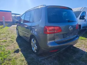 Volkswagen Touran Highline AUTOMATIK* XENON*TEMPOMAT*PDC*TOP ZUSTAND Bild 5