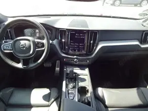 Volvo XC60 T8 R Design Recharge Plug-In HUD Pano STDHZ Bild 3