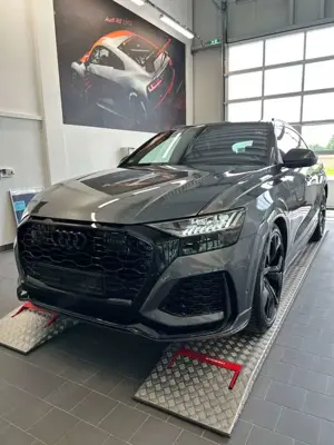 Audi RS Q8 4.0 TFSI quattro Keramik, Pano, SHZ, ....