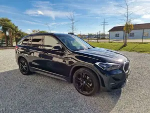 BMW X1 xDrive25e Advantage,Navi.Plus,Pano.,Hi-Fi,HUD Bild 1