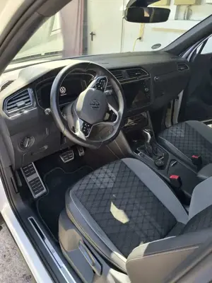 Volkswagen Tiguan Allspace VW Tiguan 2.0 TDI R-Line|DSG|4 Motion|Panorama|7 S Bild 4