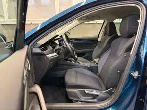 Skoda Octavia Lim. Ambition LED SHZ LHZ DAB DSG KEYL. Bild 4