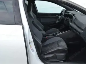 Volkswagen Golf Variant VIII Variant 2.0 TSI DSG 190 PS R-Line BLACK-STYL Bild 4