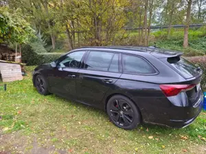 Skoda Octavia Octavia Combi 2.0 TSI DSG RS First Edition Bild 3