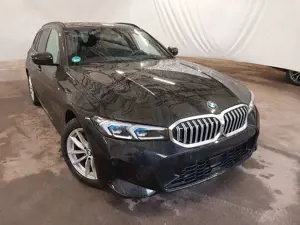 BMW 318 i Touring M Sport ACC HuD 360° HiFi QI AHK Bild 4