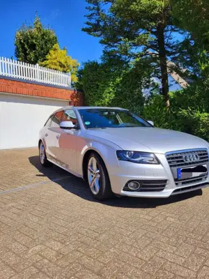 Audi A4 Avant 2.0 TFSI quattro S tronic line Sportpaket (p Bild 2