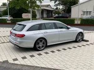 Mercedes-Benz E 300 E-Klasse T-Modell Diesel d T 9G-TRONIC AMG Line Bild 3