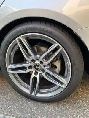 Mercedes-Benz E 300 E-Klasse T-Modell Diesel d T 9G-TRONIC AMG Line Bild 2