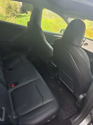 Tesla Model Y Long Range Allradantrieb Bild 5