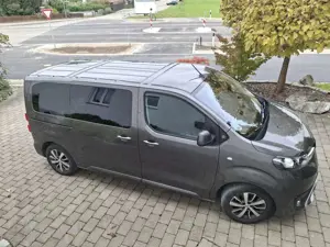 Toyota Proace Proace Verso 2,0-l-D-4D L1 (8-Si.) Autm. Team D.