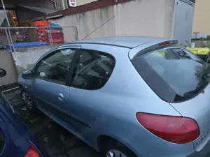 Peugeot 206 60 Presence Bild 2