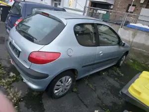 Peugeot 206 60 Presence Bild 3