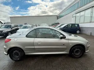 Peugeot 206 CC Roland Garros TÜV NEU !!! LEDER/AUTOMATIK Bild 4