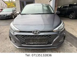 Hyundai i20 Style AUTOMATIK SZH NAVI LKH Bild 2