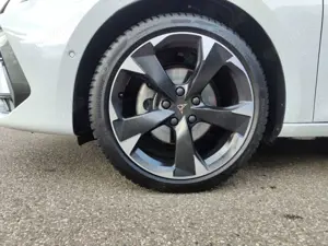 CUPRA Leon 1.5 eTSI Navi Digitales Cockpit LED Sperrdiff. ACC Bild 4