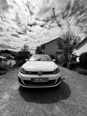 Volkswagen Golf GTD Variant BlueMotion Technology DSG