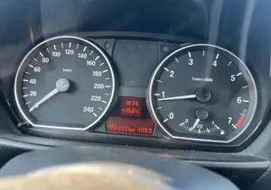 BMW 118 118i Cabrio Bild 2