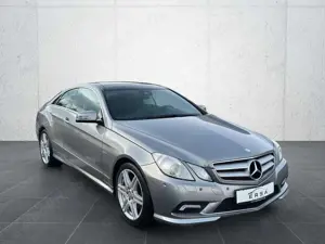 Mercedes-Benz E 250 CGI Coupe AMG-Line*Aut.*Panorama*Xenon* Bild 3