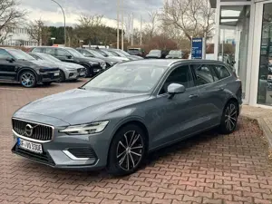 Volvo V60 T6 AWD Recharge Essential Auto Bild 3