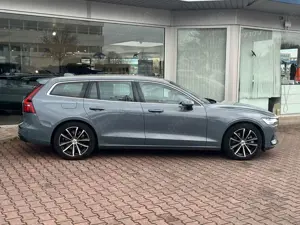Volvo V60 T6 AWD Recharge Essential Auto Bild 4