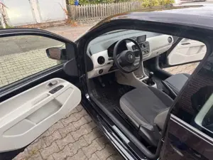 Volkswagen up! move TÜV 03/27 Bild 2