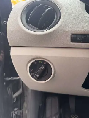 Volkswagen up! move TÜV 03/27 Bild 4