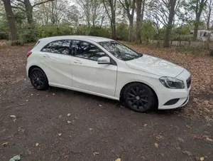 Mercedes-Benz A 180 BlueEFFICIENCY Edition Style