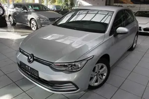Volkswagen Golf VIII/LIM/16"ALU/STZHZ/PDC/LED/FREISPR/GANZJ