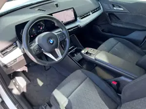 BMW X1 adapt.LED Komfort ankl.Spiegel 2xPDC Sitzheiz.DAB Bild 5
