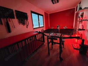  Domina mit Haltung   Stärke. Kontrolle. Konsequenz. 