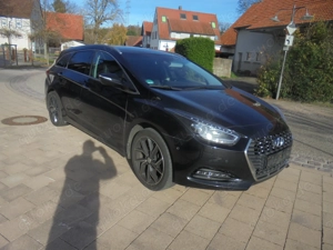 Hyundai  I 40 CRDI BJ 5 2019 Diesel TÜV 5 26 Automatik Neupr75,000 Bild 7