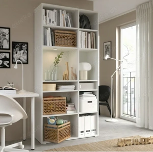 Weißes IKEA-Regal "VIHALS" 